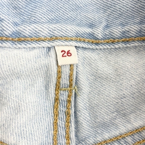 Levi's Light Wash Distressed Cut Off Shorts Size 26 - Picture 4 of 7